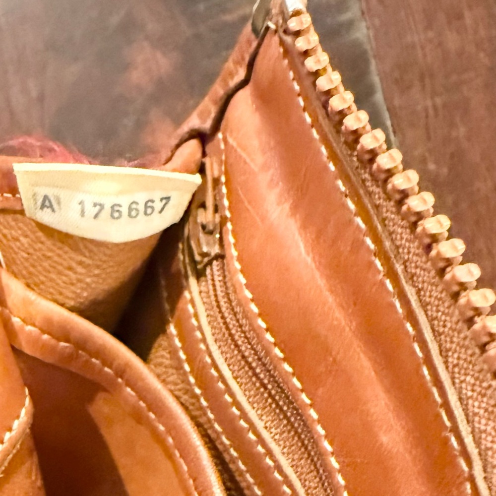 Vintage Dooney & Bourke Black and Tan All Weather Leather Handbag - Picture 9 of 10